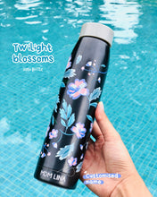 Load image into Gallery viewer, Kuro Bottle - Christmas Edition