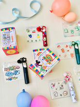 Load image into Gallery viewer, Christmas Present Pop- Surprise Box
