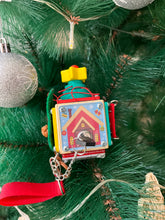 Load image into Gallery viewer, Christmas Shine Cube (2yo onwards)
